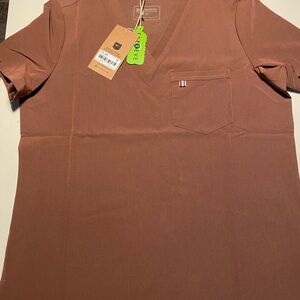 Mediclo Pinecone NWT medium scrub top
